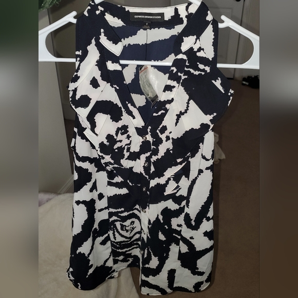 NWT EXPRESS DESIGN STUDIO BLOUSE SIZE SMALL - Picture 1 of 3